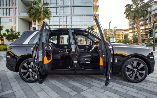 Rolls Royce Cullinan - image 2