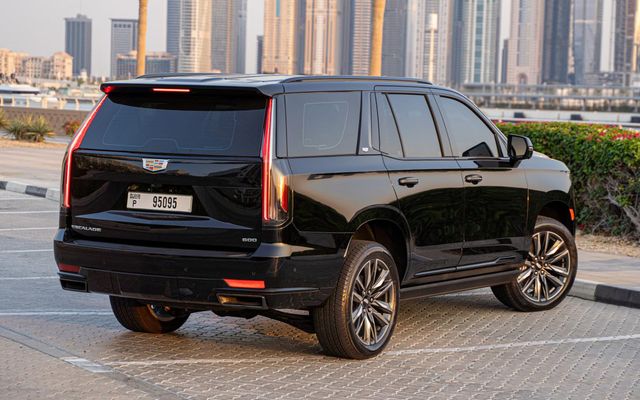 Cadillac  Escalade - image 4