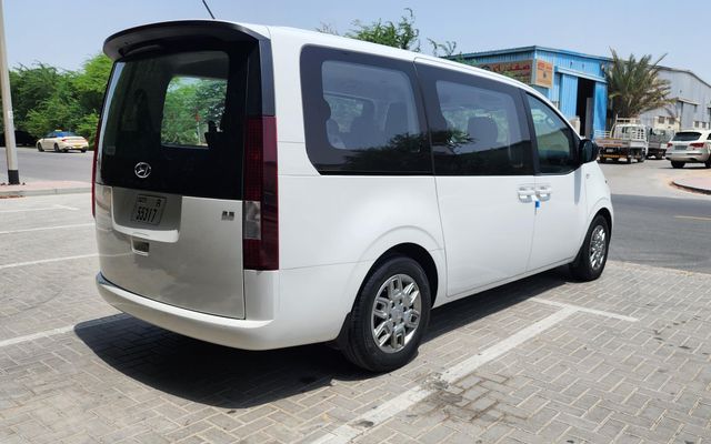Hyundai Staria - image 4