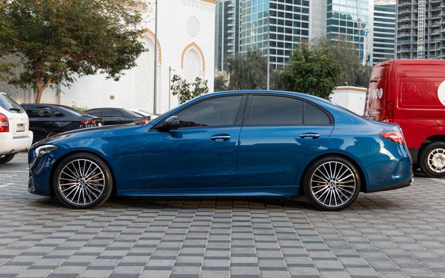 Mercedes C200 - image 2