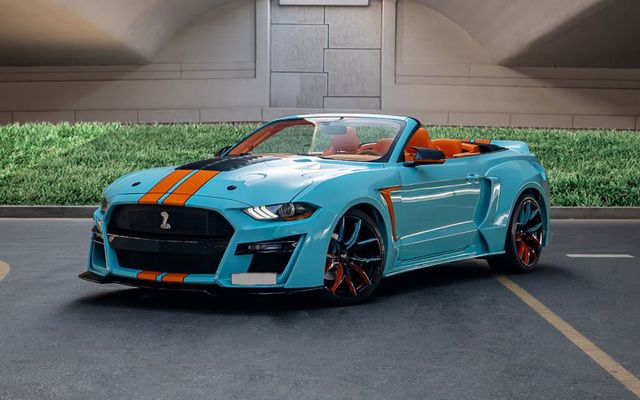 FORD MUSTANG Convertible - image 1