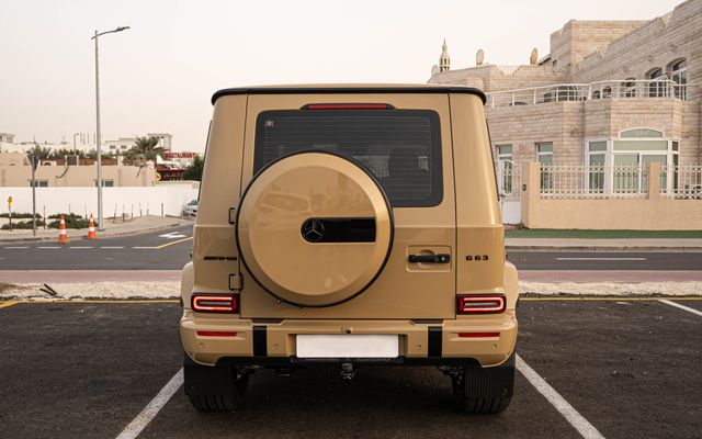 MERCEDES G63 Beige - image 4