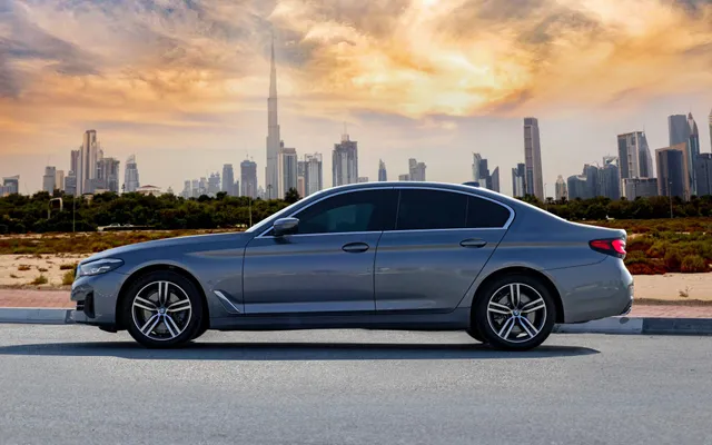 BMW 520 Gray - image 2