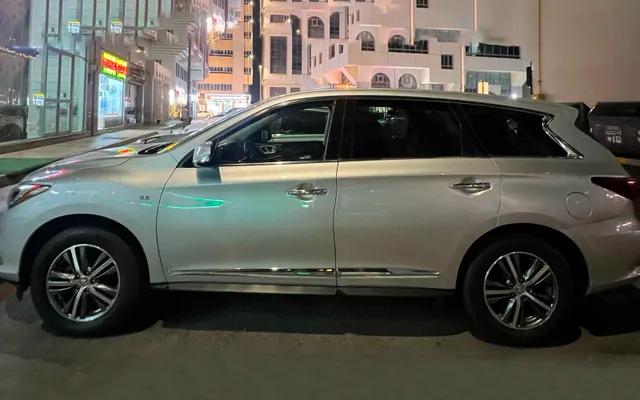 INFINITI QX60 - image 3