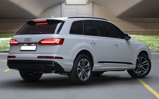 AUDI Q7 - image 4