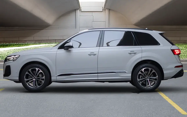 AUDI Q7 - image 2