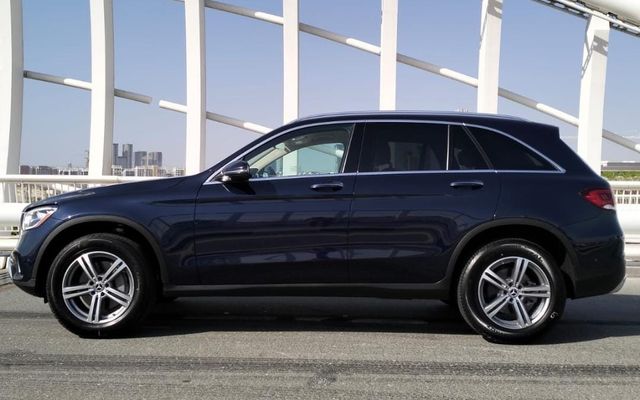 Mercedes GLC300 - image 2