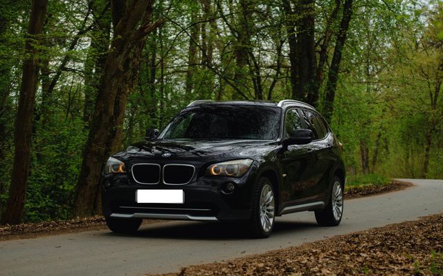 BMW x1 - image 1