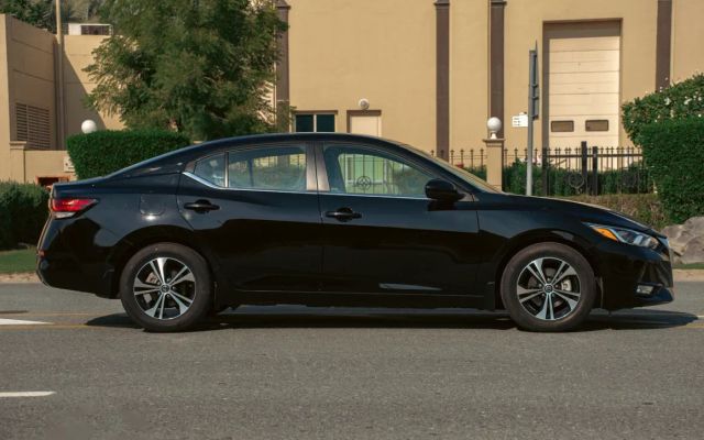 NISSAN SENTRA - image 4