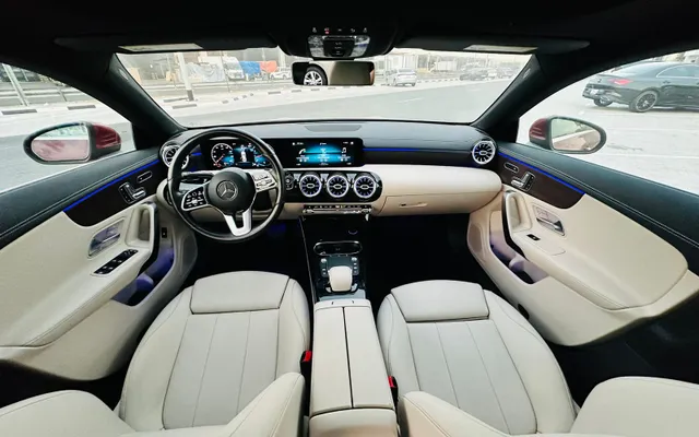 MERCEDES CLA250 - image 4
