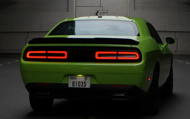 DODGE CHALLENGER - image 4