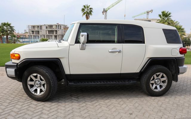 Toyota FJ Cruiser - image 3