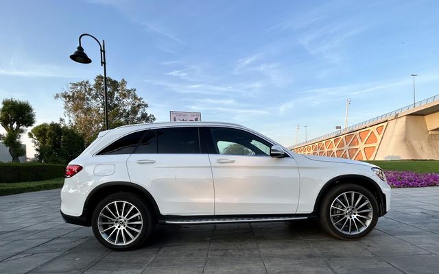 Mercedes-Benz GLC 300 - image 2