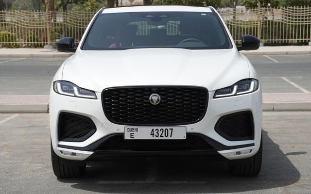 JAGUAR F-PACE - image 3