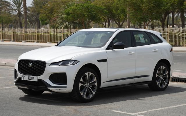 JAGUAR F-PACE - image 1