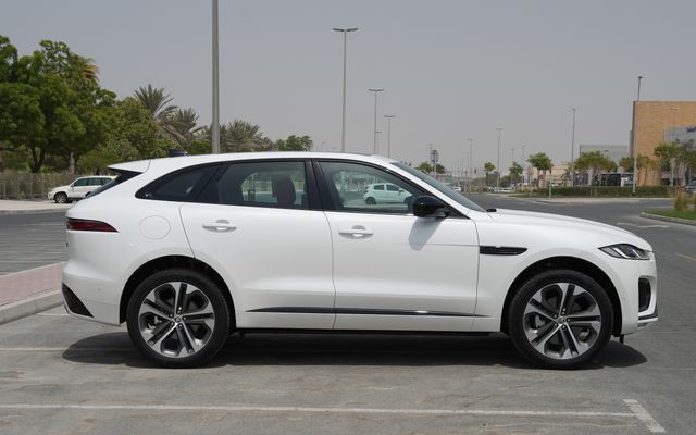 JAGUAR F-PACE - image 2