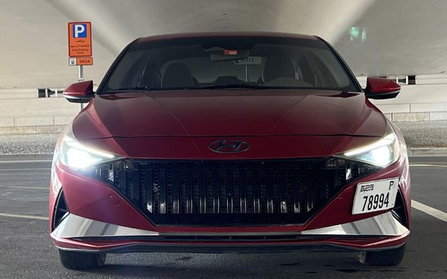 Hyundai Elantra - image 3