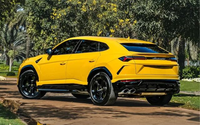 Lamborghini Urus - image 3