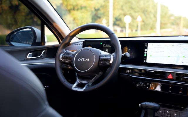 Kia K5 - image 4