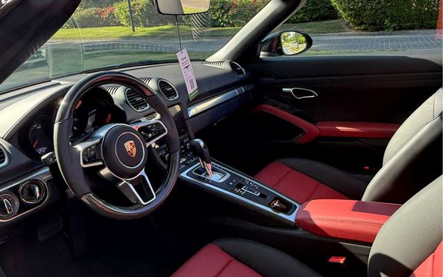 Porsche 718 Boxster - image 3