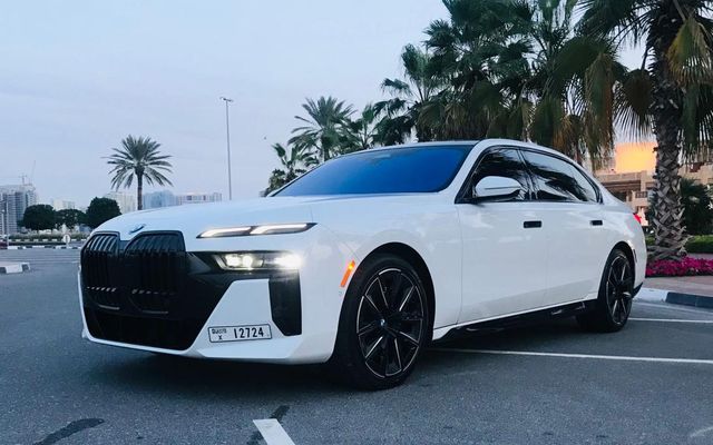 BMW 740 - image 1