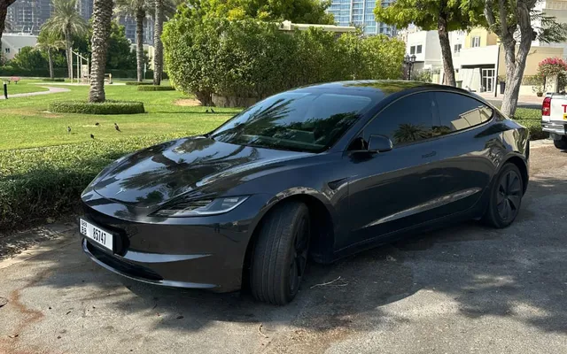 Tesla Model 3 LR - image 1
