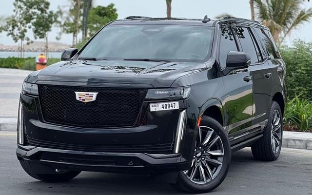 Cadillac Escalade - image 3