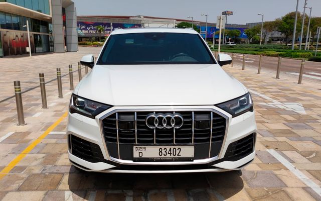 Audi Q7 - image 2