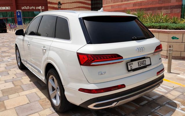 Audi Q7 - image 4