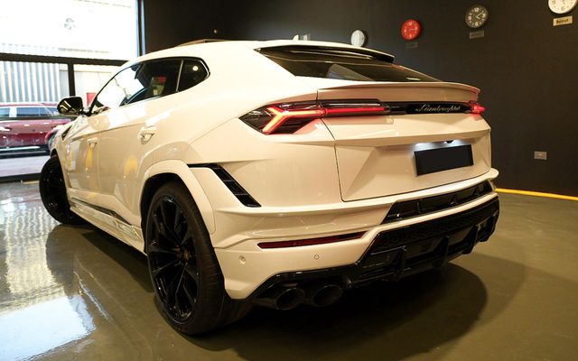 LAMBORGHINI URUS S - image 2