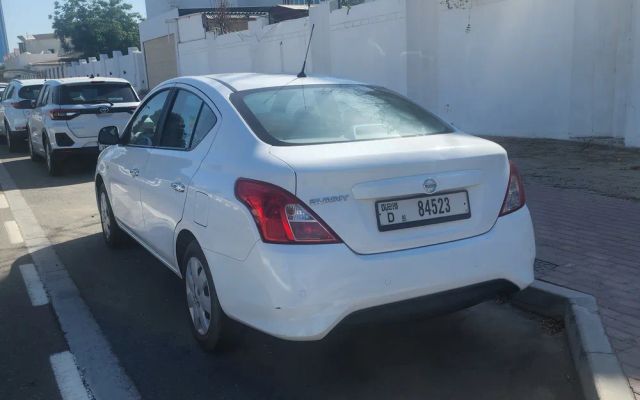 NISSAN SUNNY - image 4