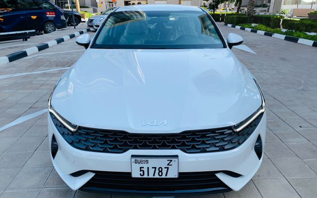 Kia K5 - image 2