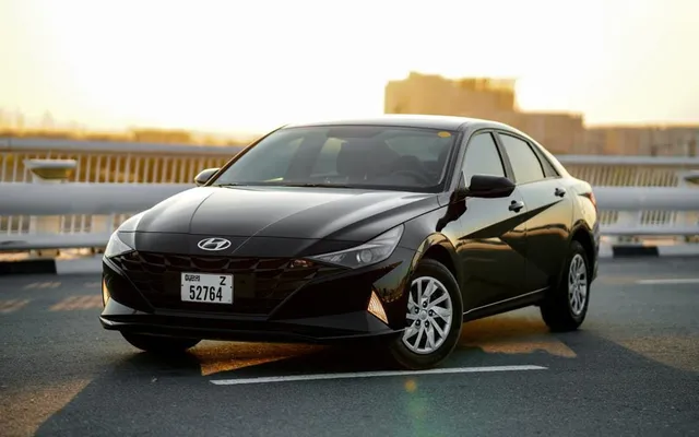Hyundai Elantra - image 1