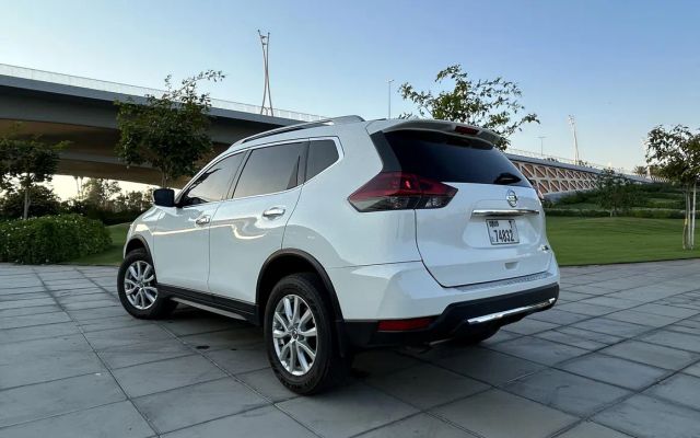 NISSAN ROGUE - image 4