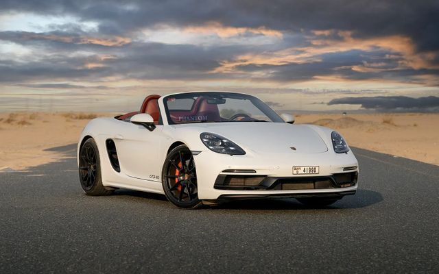 PORSCHE BOXSTER 718 - image 1