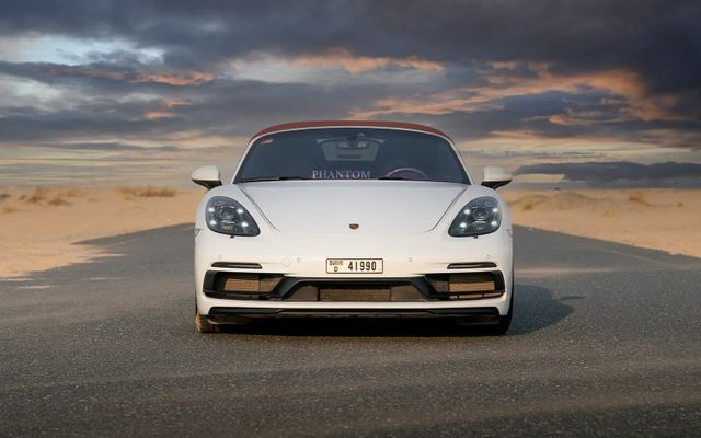 PORSCHE BOXSTER 718 - image 4