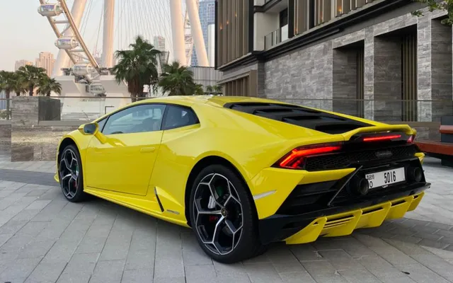 LAMBORGHINI HURACAN - image 2