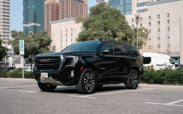 GMC Yukon - image 1