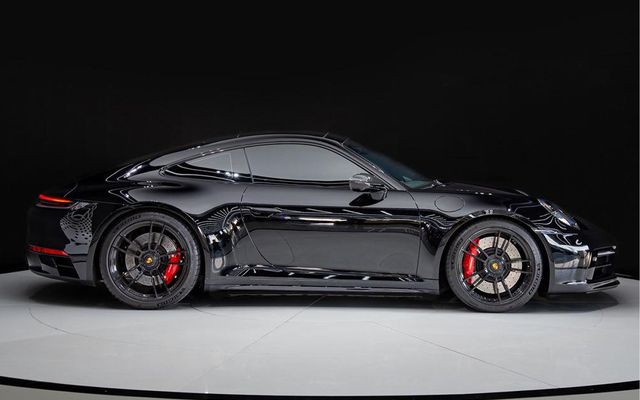 PORSCHE 911 CARRERA GTS - image 3