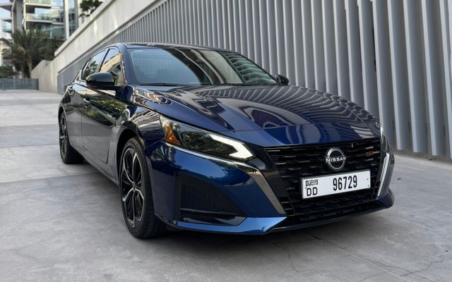 NISSAN ALTIMA RS - image 3