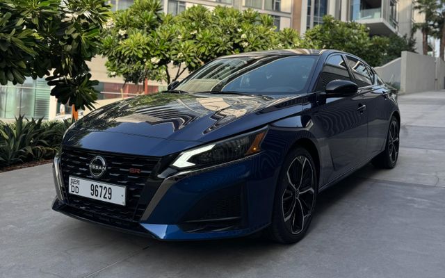 NISSAN ALTIMA RS - image 1