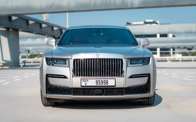 Rolls Royce Ghost - image 3