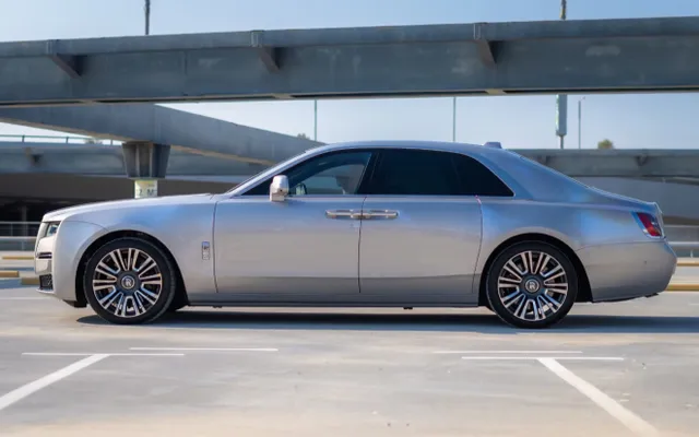 Rolls Royce Ghost - image 2