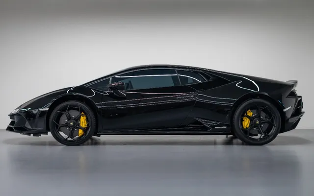 Lamborghini  Huracan EVO - image 2