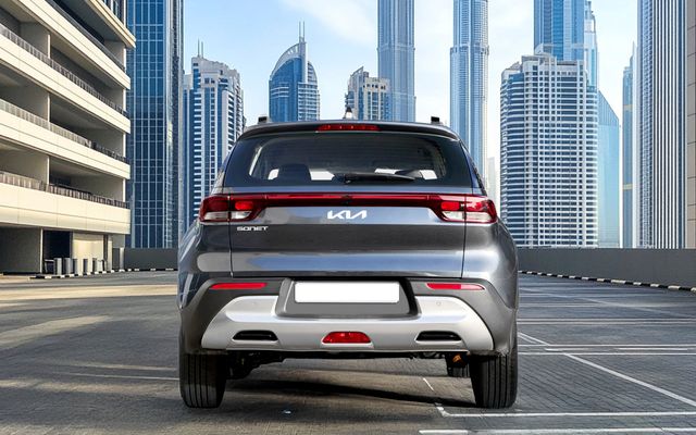 KIA Sonet 1.5L 4x2 EX - image 4