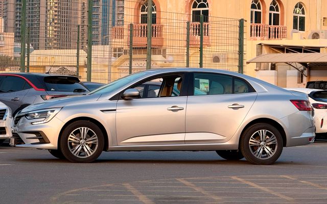 Renault Megane - image 2