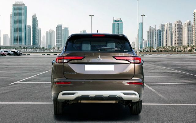 Mitsubishi Outlander 2.5L GLX 5 STR Mid Line- - image 4