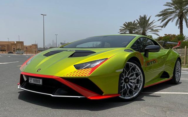 LAMBORGHINI HURACAN - image 1