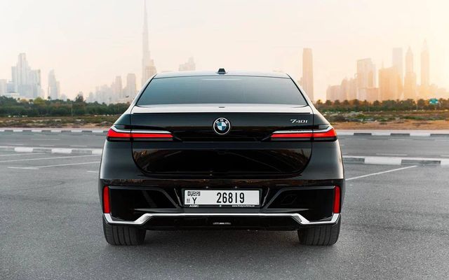 BMW 740I - image 3