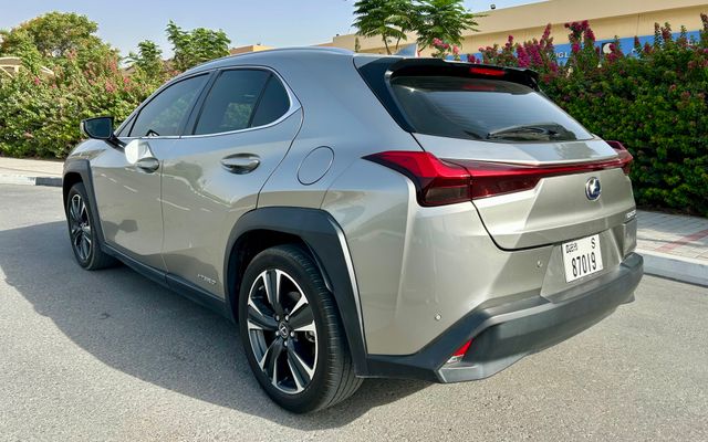 LEXUS UX250 - image 4